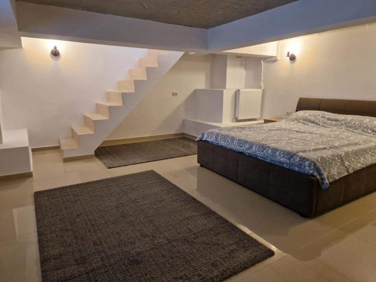 Danube Apartment *